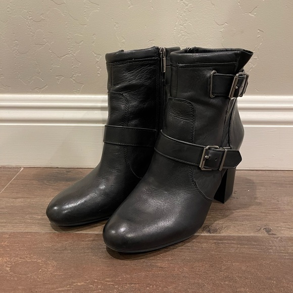 Vince camuto Black boots ankle booties - Picture 2 of 7